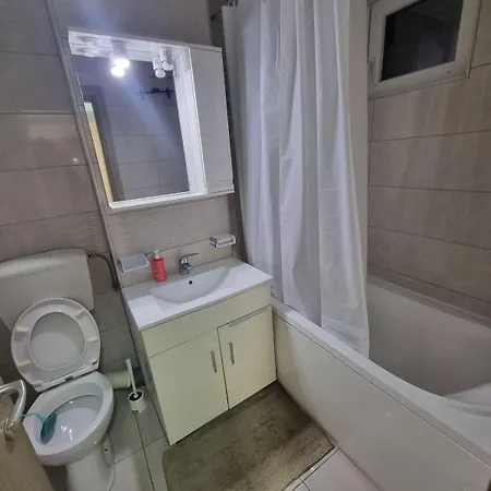 Apartament Ezzely Parklake